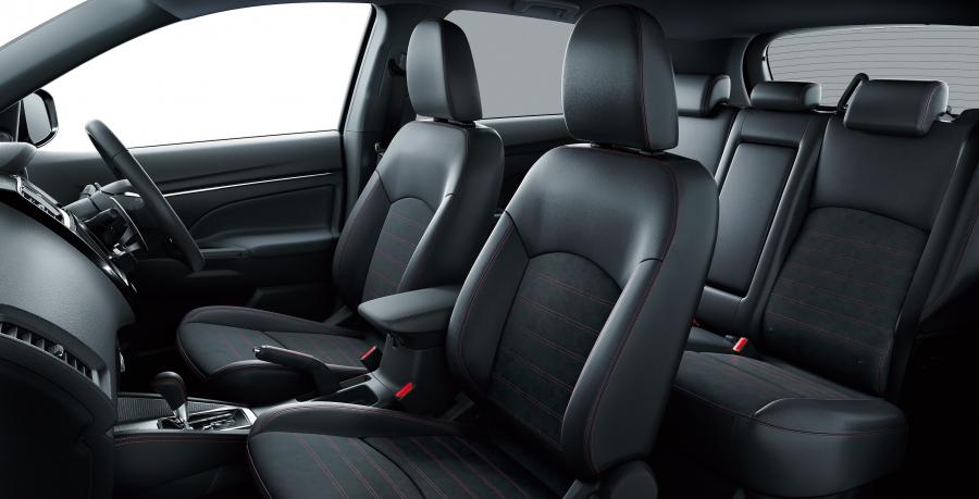 Интерьер Mitsubishi RVR Black Edition (GA3W) 2019 года  (JP) (фото 8 из 12)